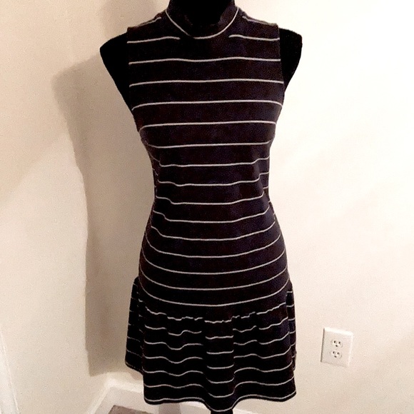 Abercrombie & Fitch Sleeveless Mock Turtleneck Dress - Picture 6 of 12